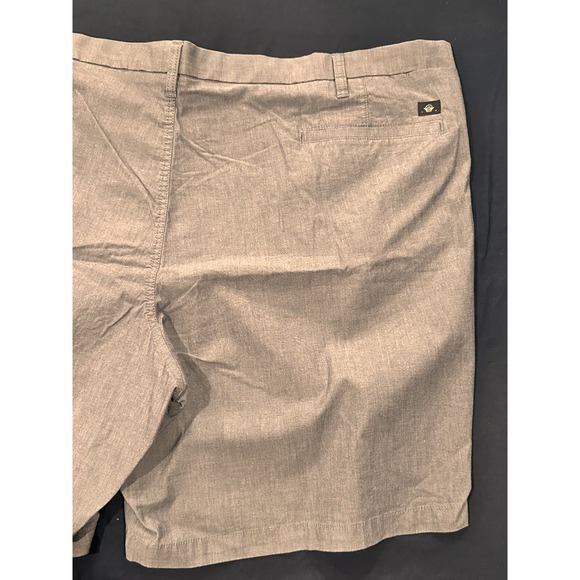 Dockers Mens Supreme Flex Grey Heathered Flat Front Shorts Size 54 Water Less - Picture 11 of 14